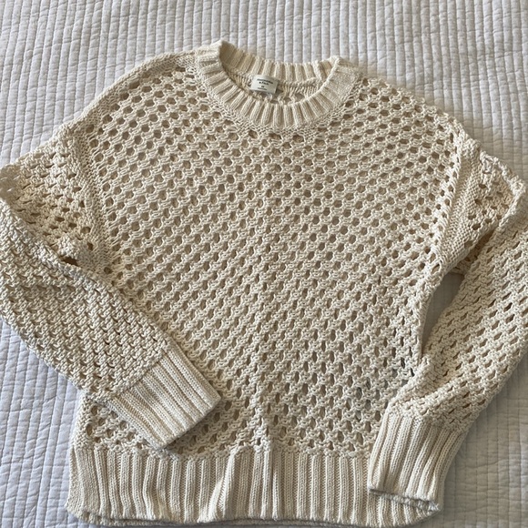 Abercrombie Long-Sleeve Crochet Mesh Knit Crew Top Sweater NWOT - Picture 5 of 11